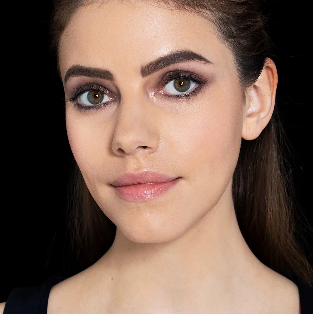 Maybelline Tattoo Brow Waterproof Wenkbrauwgel - 02 Soft Brown 11 Maybelline Tattoo Brow Waterproof Wenkbrauwgel - 02 Soft Brown - Afbeelding 9