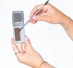 Herome Eye Care Wenkbrauw Poeder Zwart - Compact Brow Powder Nearly Black - Waterproof Verrijkt Met Panthenol - Volumineuze Wenkbrauwen In Een Handomdraai -Beauty Verkoop 1200x1128 6