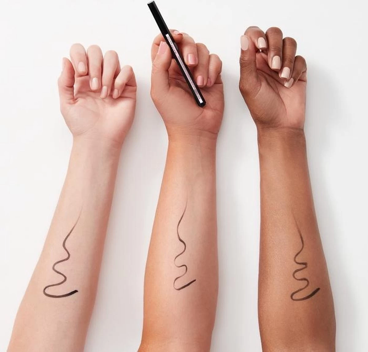 Maybelline Hyper Easy Liner Liquid Eyeliner - 800 Knockout Black 14 Maybelline Hyper Easy Liner Liquid Eyeliner - 800 Knockout Black - Afbeelding 12