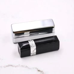 Merkloos Lippenstift Houder - Lippenstiftdoosje - Lipstick Houder - Met Spiegel - Zilver - Metaal -Beauty Verkoop 1200x1200 693