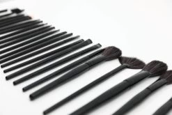 De Ultieme Make-up Ervaring: Cosmetische Spiegel Met 16 LED's En Set Van 24 Professionele Make-up Kwasten - Perfect Voor Een Vlekkeloze En Verlichte Look! Spiegel - Kwasten - Make-up Kwasten - Make-up Spiegel - Verlichting - LED - -Beauty Verkoop 1200x800 9